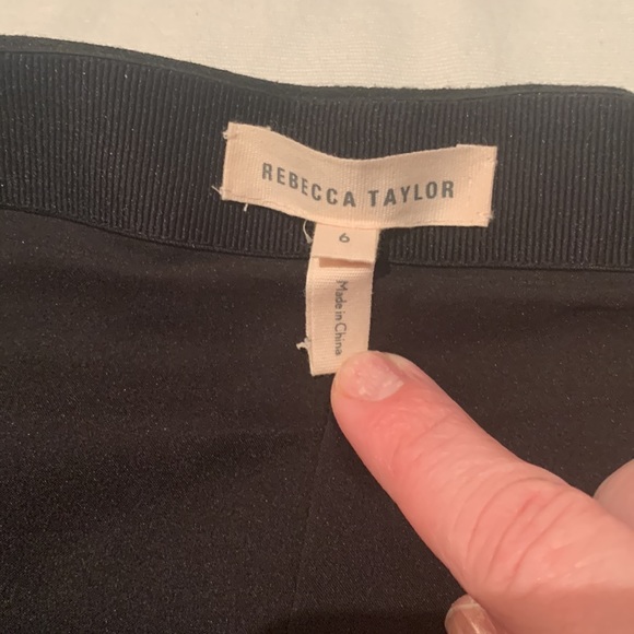 Gorgeous practically new trumpet skirt with lace detail - Picture 3 of 9